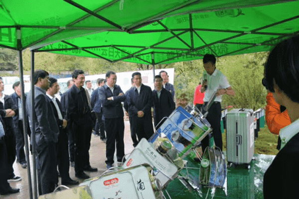 曲靖市重点产业观摩会在“森林溪谷”召开